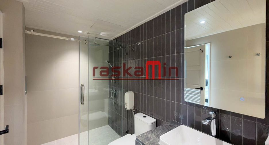 For rent 3 bedrooms condo in Bang Lamung, Chonburi