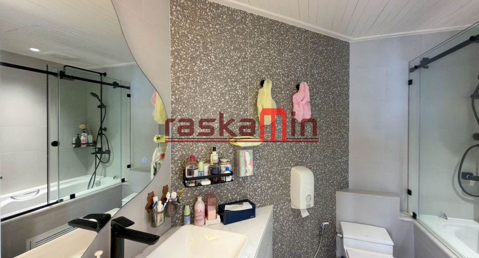 For rent 3 bedrooms condo in Bang Lamung, Chonburi