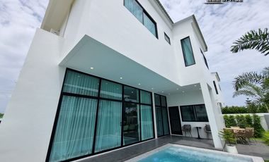 Villa zur Miete und zum Kauf mit 4 Zimmer in Huay Yai, Pattaya