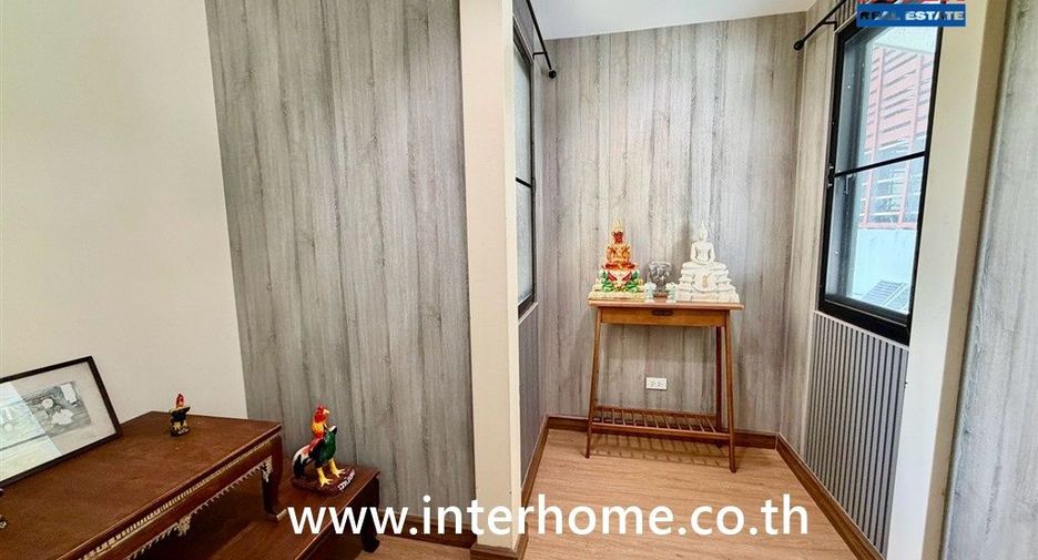 出售 7 卧室 独立屋 在 Phaya Thai, 曼谷