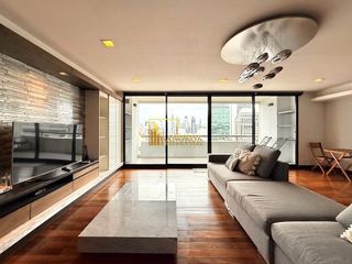 For rent 3 bedrooms condo in Pathum Wan, Bangkok