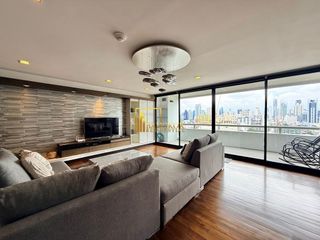 For rent 3 bedrooms condo in Pathum Wan, Bangkok