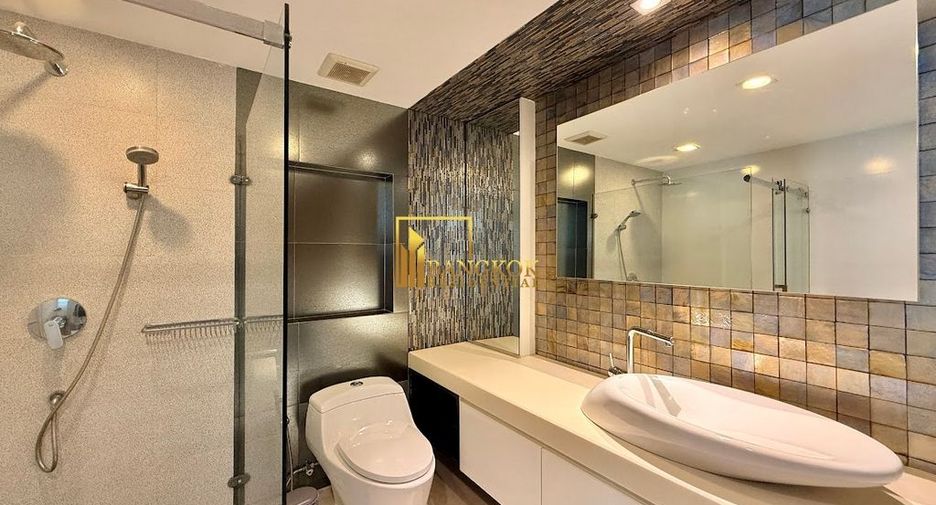For rent 3 bedrooms condo in Pathum Wan, Bangkok