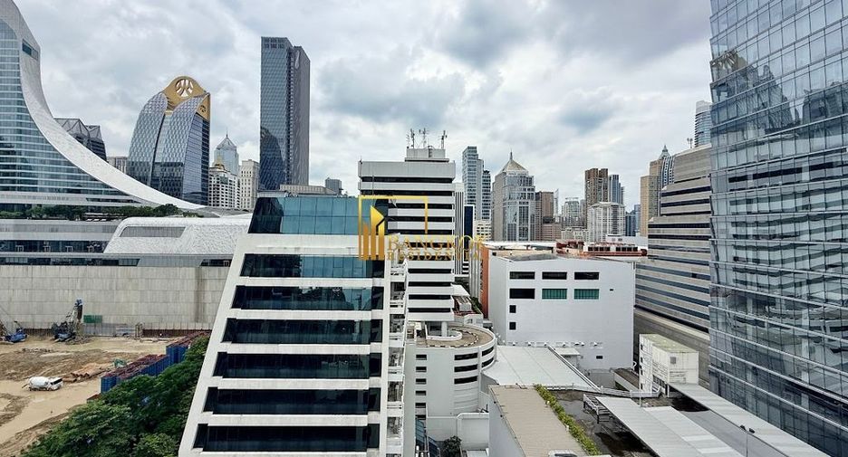 For rent 3 bedrooms condo in Pathum Wan, Bangkok