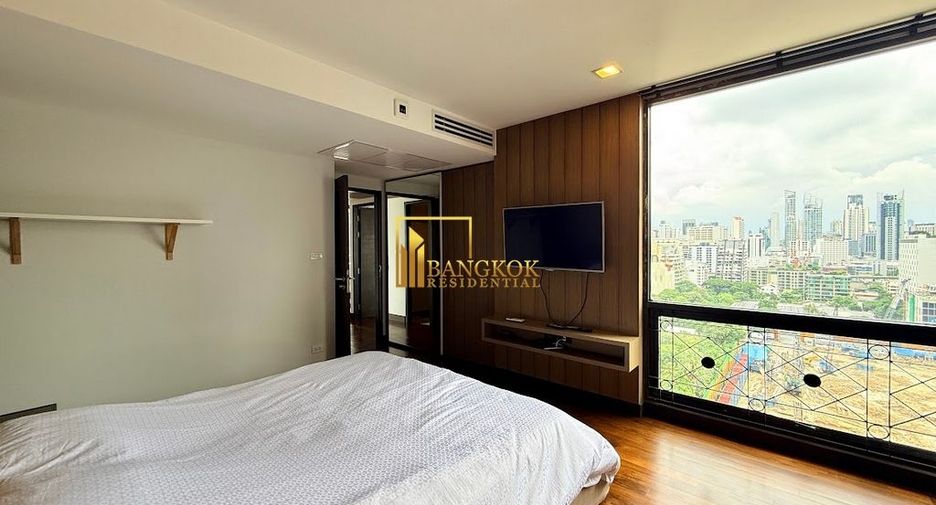 For rent 3 bedrooms condo in Pathum Wan, Bangkok