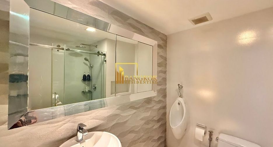 For rent 3 bedrooms condo in Pathum Wan, Bangkok