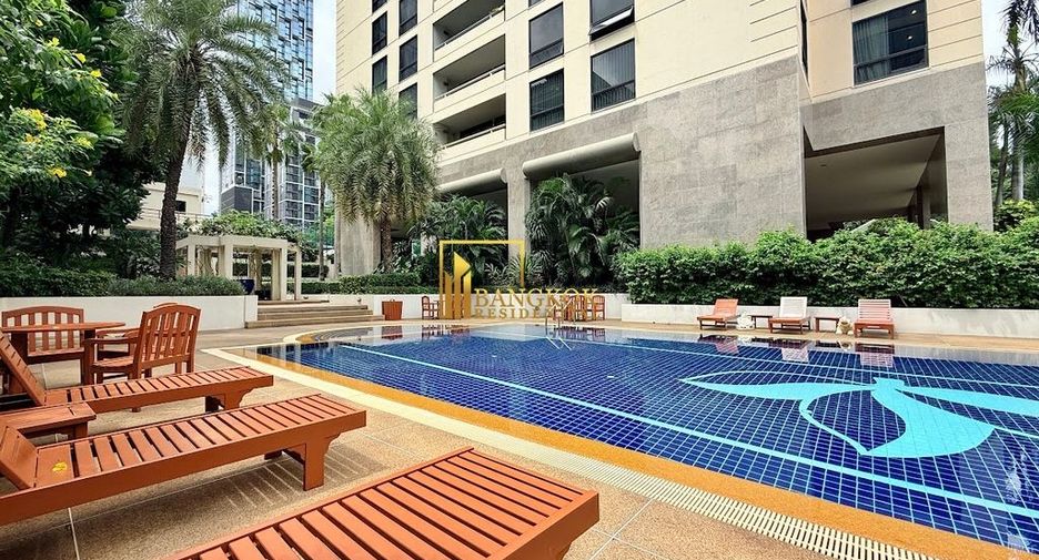 For rent 3 bedrooms condo in Pathum Wan, Bangkok