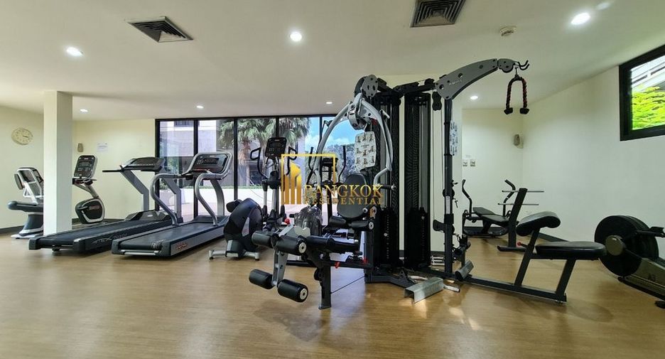 For rent 3 bedrooms condo in Pathum Wan, Bangkok