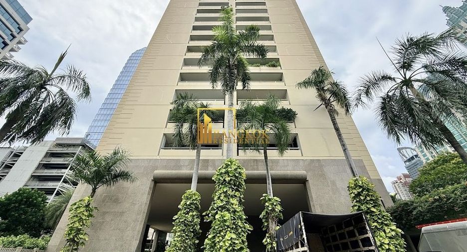 For rent 3 bedrooms condo in Pathum Wan, Bangkok
