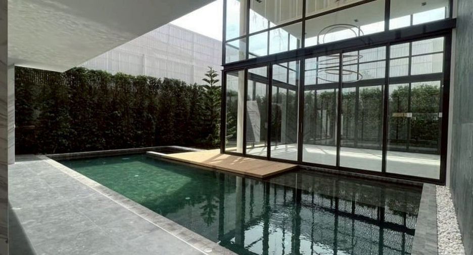 Casa en venta de 4 habitaciones en Bueng Kum, Bangkok