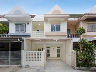 For sale 3 bedrooms townhouse in Mueang Nonthaburi, Nonthaburi