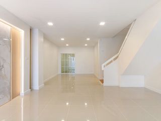 For sale 3 bedrooms townhouse in Mueang Nonthaburi, Nonthaburi