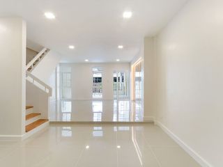 For sale 3 bedrooms townhouse in Mueang Nonthaburi, Nonthaburi