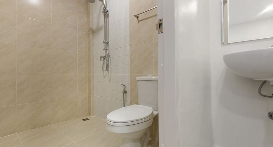 À vendre 3 chambres maison de ville à Mueang Nonthaburi, Nonthaburi