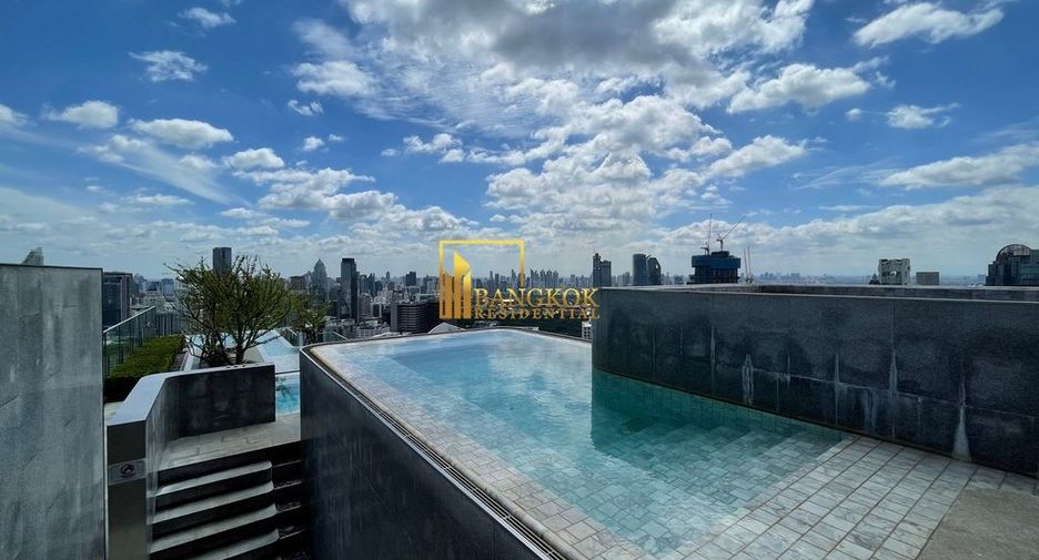 For rent 2 bedrooms condo in Bang Rak, Bangkok