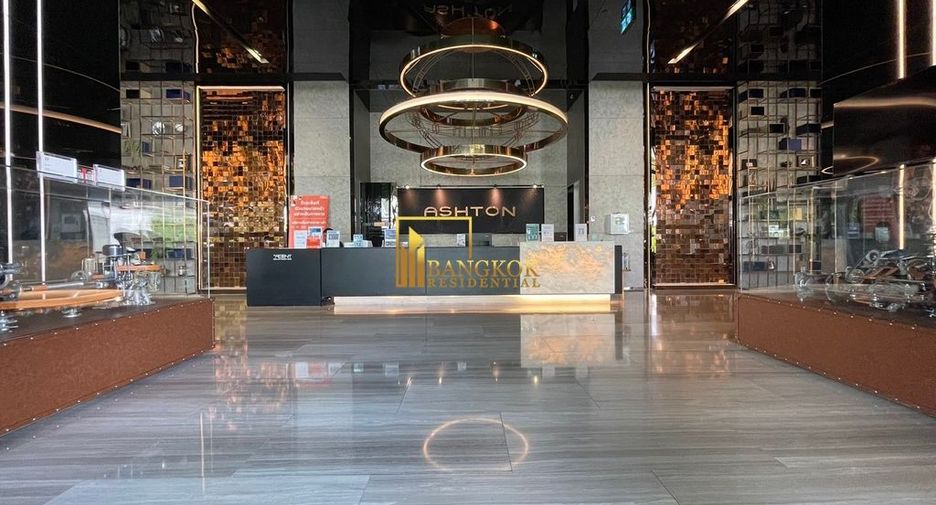 For rent 2 bedrooms condo in Bang Rak, Bangkok