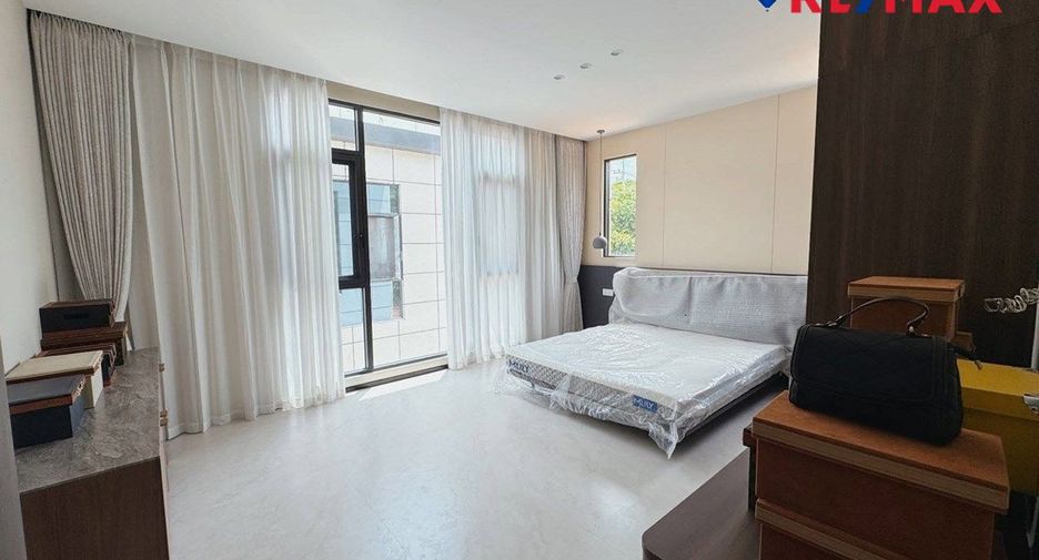 For sale 4 ベッドルーム house in Bang Lamung, Chonburi