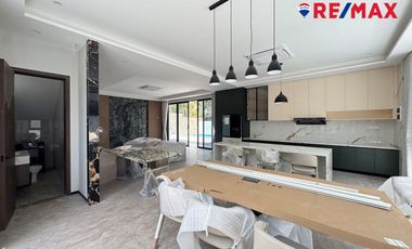 For sale 4 bedrooms house in Bang Lamung, Chonburi