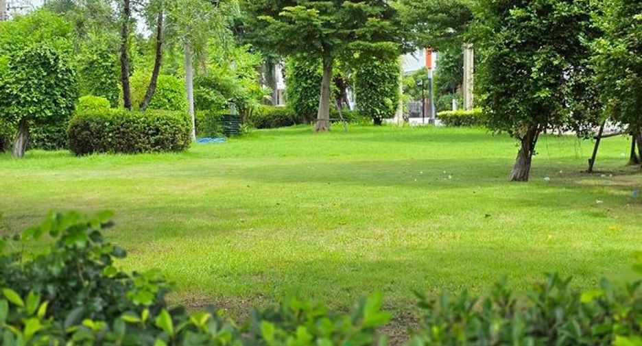 For sale 3 bedrooms townhouse in Don Mueang, Bangkok