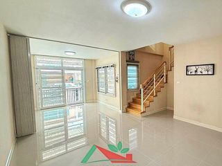For sale 3 bedrooms townhouse in Don Mueang, Bangkok