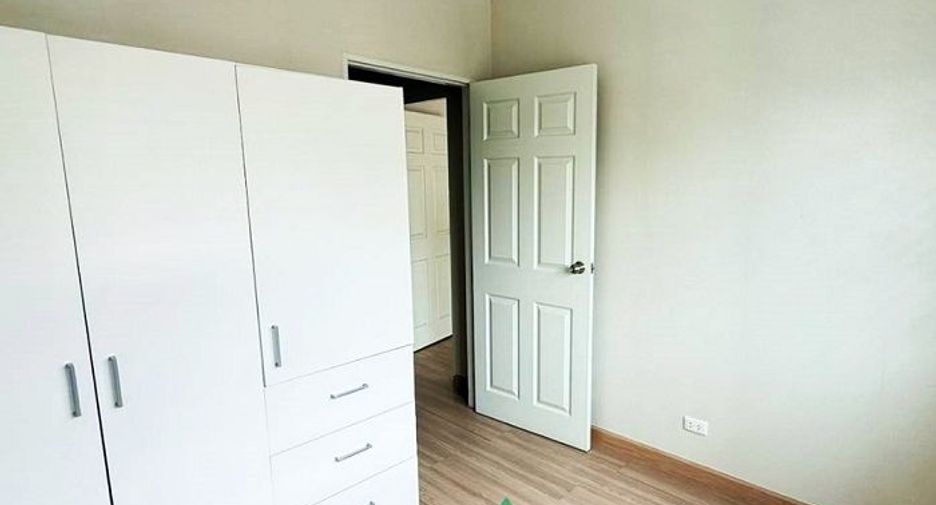 For sale 3 bedrooms townhouse in Don Mueang, Bangkok