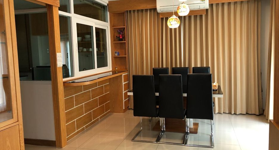 For sale 3 bedrooms house in Si Racha, Chonburi