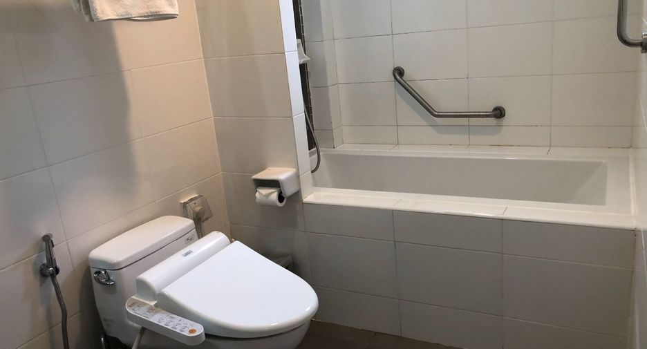 For sale 3 bedrooms house in Si Racha, Chonburi