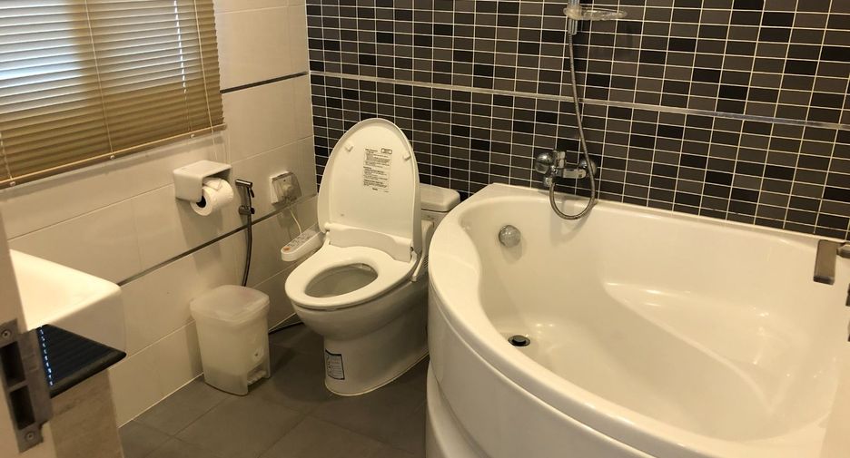 For sale 3 bedrooms house in Si Racha, Chonburi