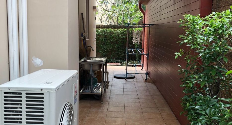 For sale 3 bedrooms house in Si Racha, Chonburi