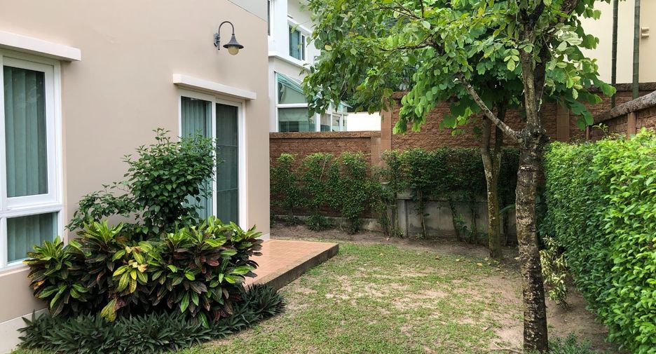 For sale 3 bedrooms house in Si Racha, Chonburi