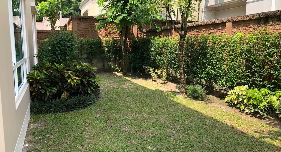 For sale 3 bedrooms house in Si Racha, Chonburi