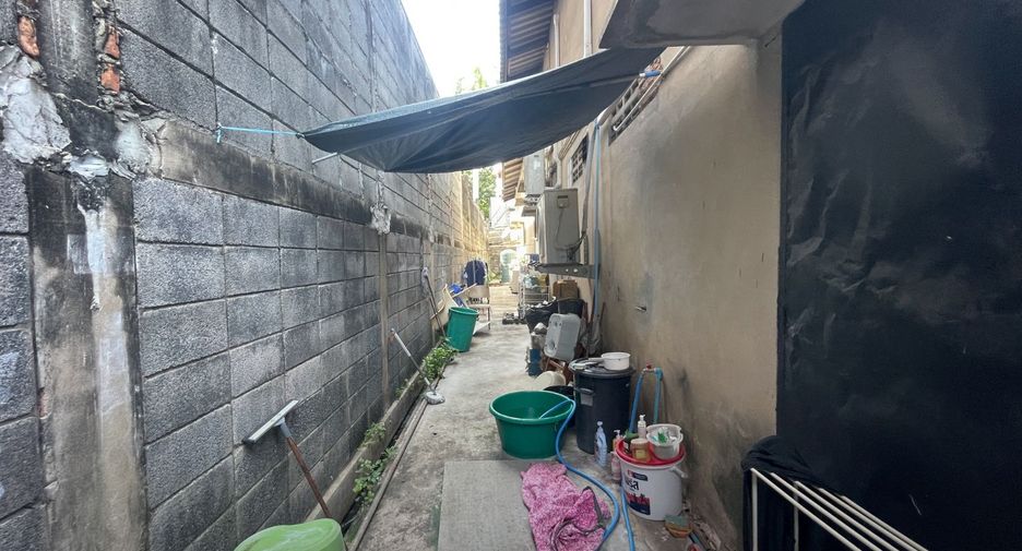 For sale 4 bedrooms warehouse in Bang Na, Bangkok