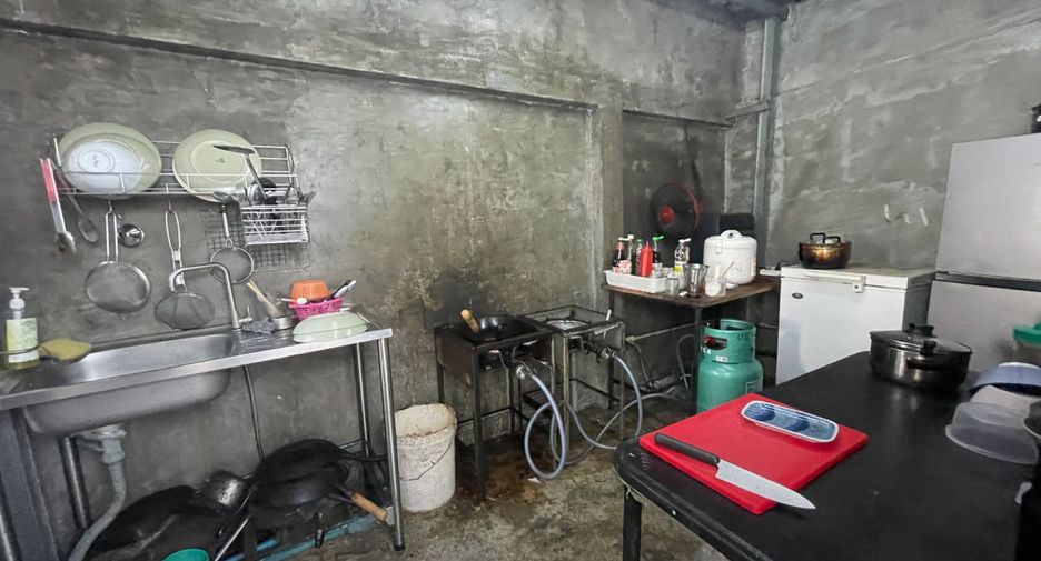 For sale 4 bedrooms warehouse in Bang Na, Bangkok