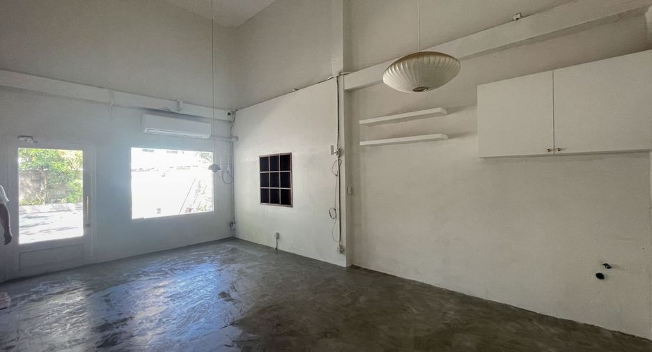 For sale 4 bedrooms warehouse in Bang Na, Bangkok
