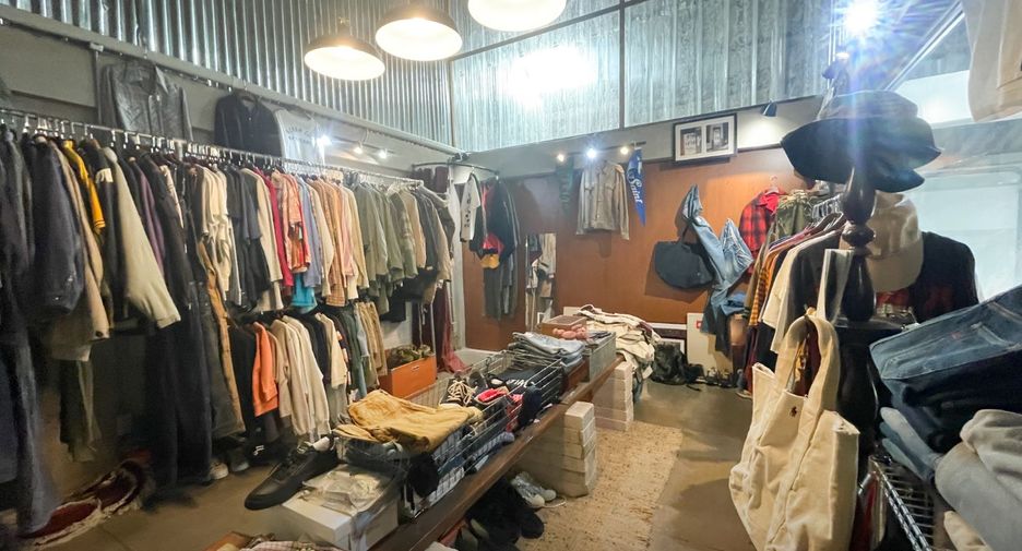 For sale 4 bedrooms warehouse in Bang Na, Bangkok