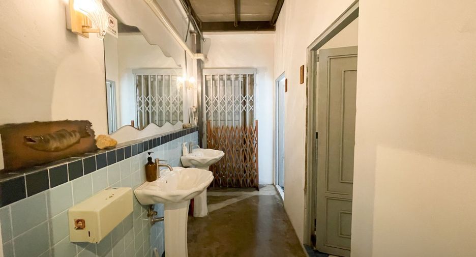 For sale 4 bedrooms warehouse in Bang Na, Bangkok