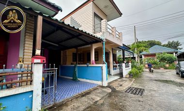 Casa adosada en venta de 2 habitaciones en Si Racha, Chonburi