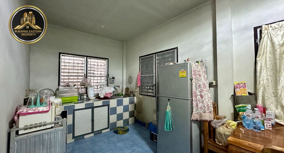 Casa adosada en venta de 2 habitaciones en Si Racha, Chonburi