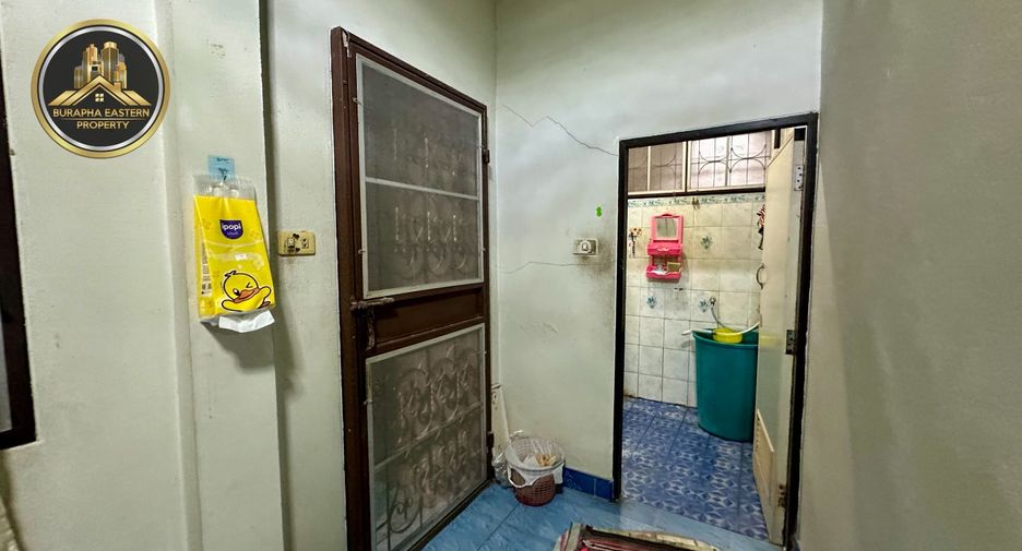 Casa adosada en venta de 2 habitaciones en Si Racha, Chonburi