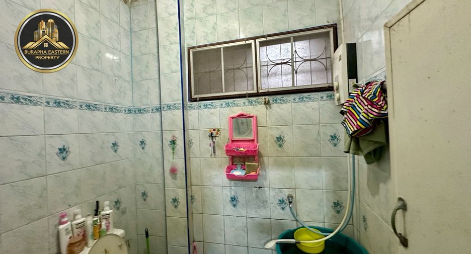 Casa adosada en venta de 2 habitaciones en Si Racha, Chonburi