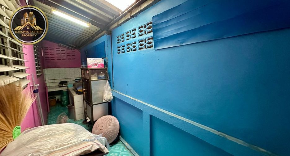 Casa adosada en venta de 2 habitaciones en Si Racha, Chonburi