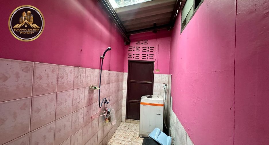 Casa adosada en venta de 2 habitaciones en Si Racha, Chonburi