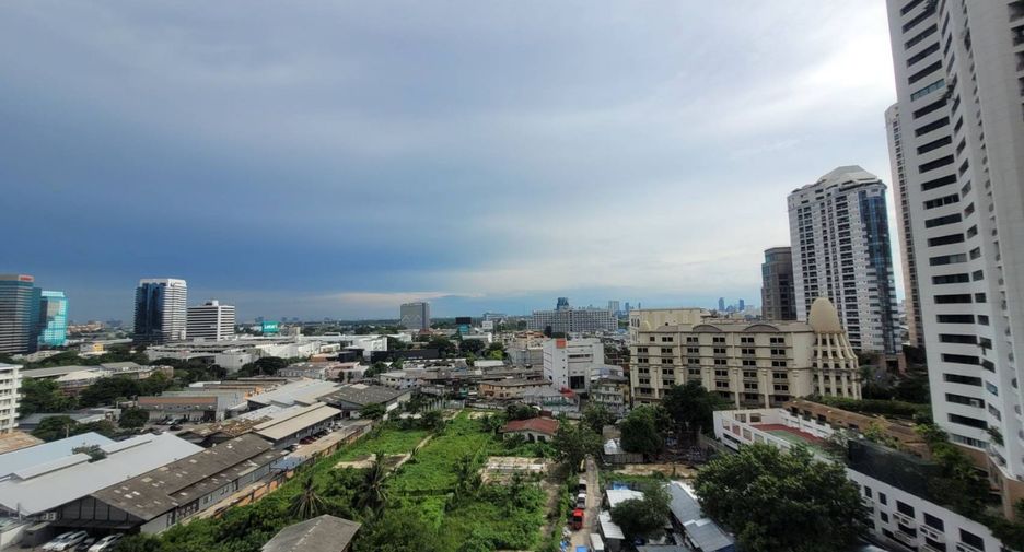 Wohnung zur Miete und zum Kauf mit 3 Zimmer in Khlong Toei, Bangkok