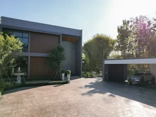 For sale 4 bedrooms villa in San Sai, Chiang Mai