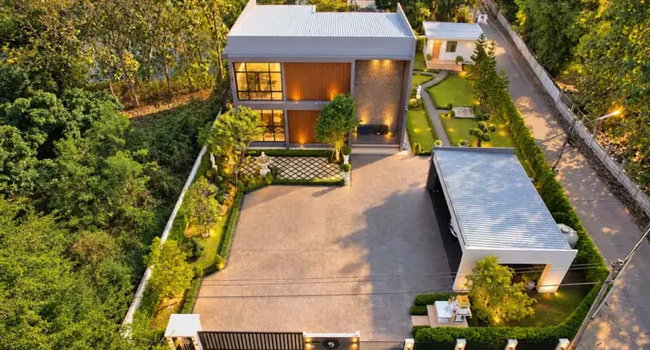 For sale 4 bedrooms villa in San Sai, Chiang Mai