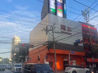 For sale and for rent 8 bedrooms retail Space in Watthana, Bangkok