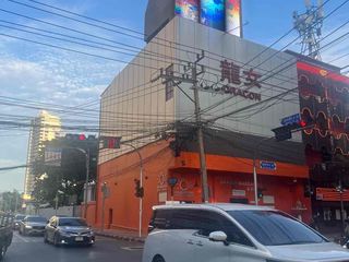 For sale and for rent 8 bedrooms retail Space in Watthana, Bangkok