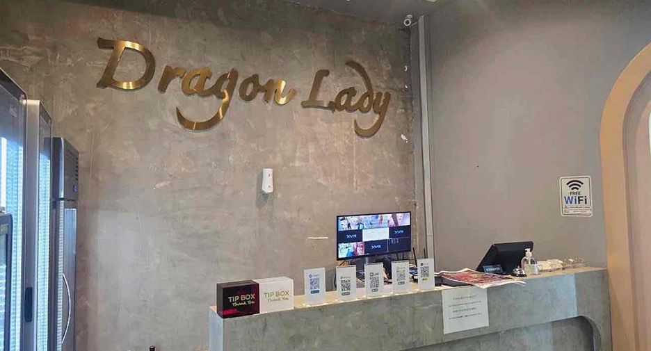 For sale and for rent 8 bedrooms retail Space in Watthana, Bangkok