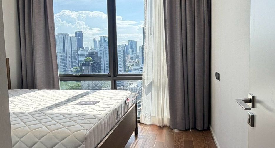 For rent 2 bedrooms condo in Pathum Wan, Bangkok