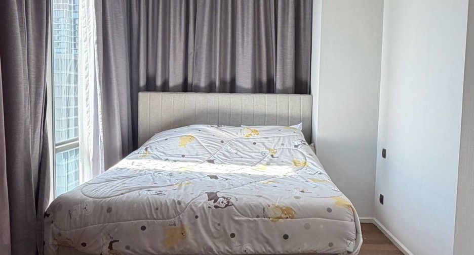 For rent 2 bedrooms condo in Pathum Wan, Bangkok